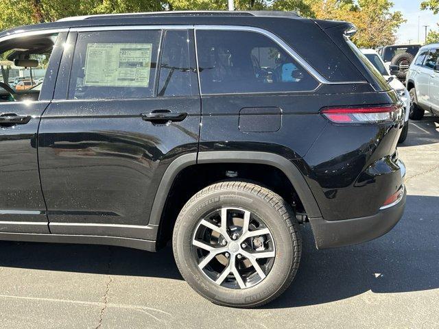 new 2025 Jeep Grand Cherokee car, priced at $46,790