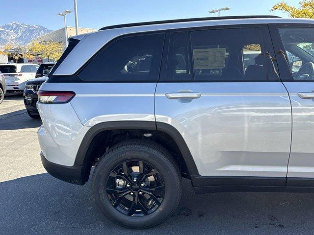 new 2025 Jeep Grand Cherokee car, priced at $42,614