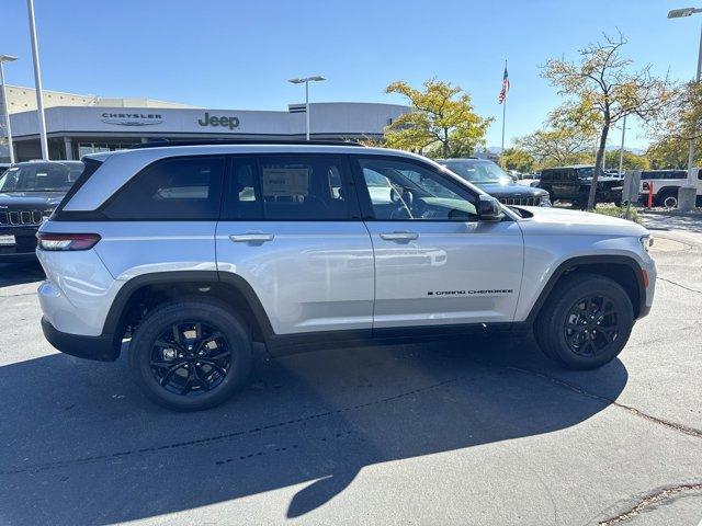 new 2025 Jeep Grand Cherokee car, priced at $46,025