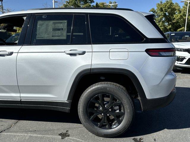 new 2025 Jeep Grand Cherokee car, priced at $46,025