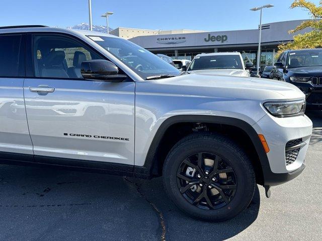 new 2025 Jeep Grand Cherokee car, priced at $46,025