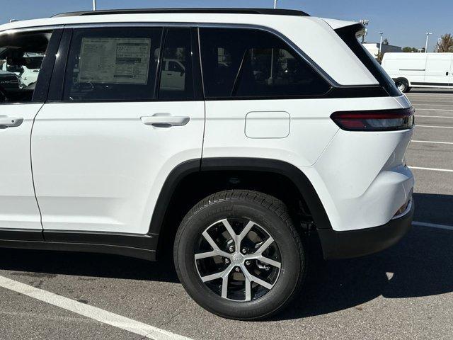 new 2025 Jeep Grand Cherokee car, priced at $46,195