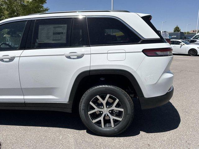 new 2025 Jeep Grand Cherokee car, priced at $48,842