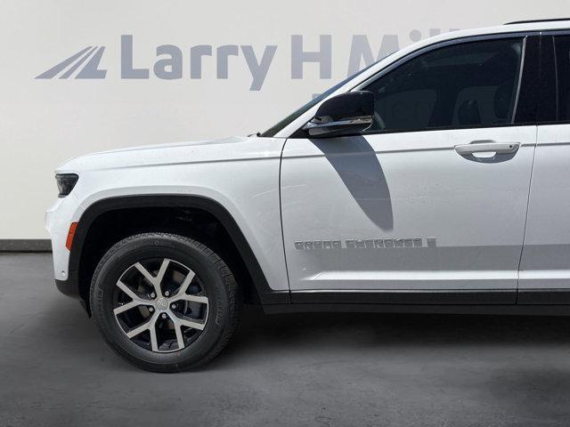 new 2025 Jeep Grand Cherokee car, priced at $48,842
