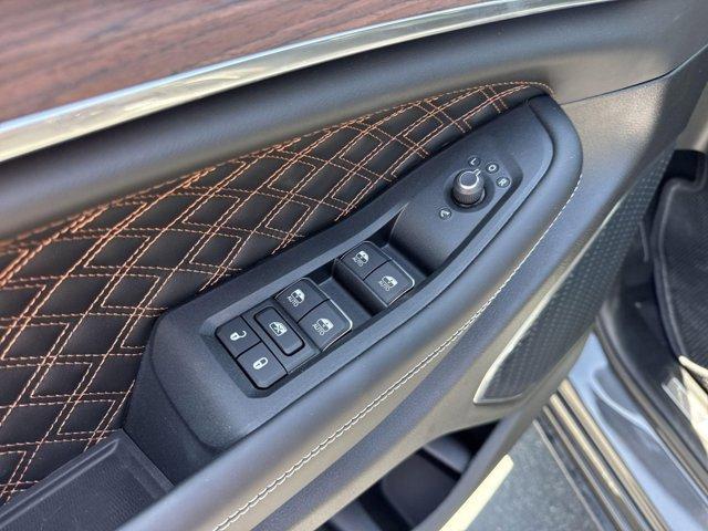 new 2025 Jeep Grand Cherokee car, priced at $58,715
