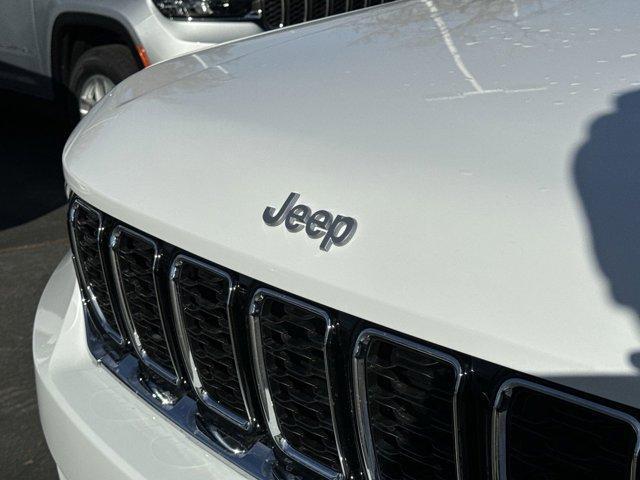 new 2025 Jeep Grand Cherokee car, priced at $45,195