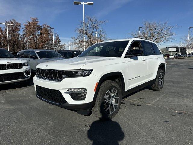 new 2025 Jeep Grand Cherokee car, priced at $45,195