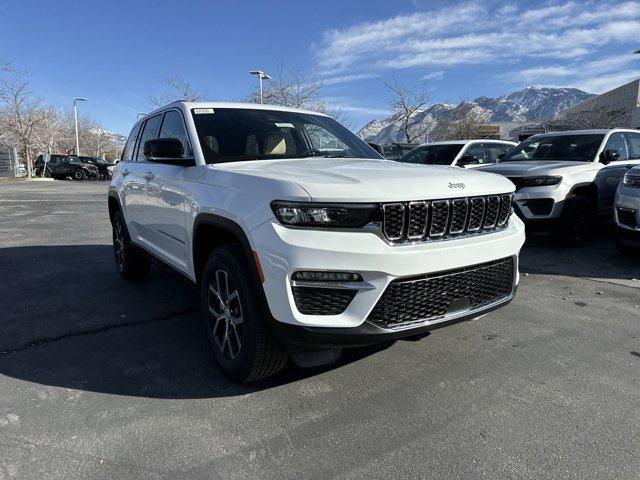 new 2025 Jeep Grand Cherokee car, priced at $45,195