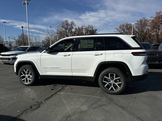 new 2025 Jeep Grand Cherokee car, priced at $45,195