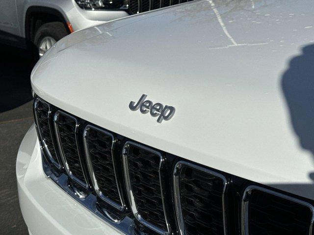 new 2025 Jeep Grand Cherokee car, priced at $43,237