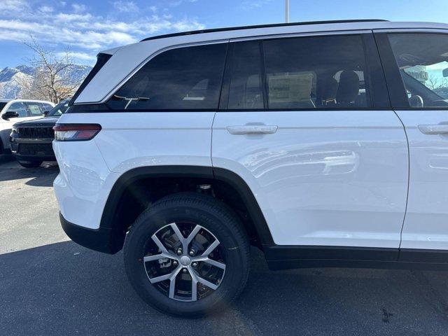 new 2025 Jeep Grand Cherokee car, priced at $43,237