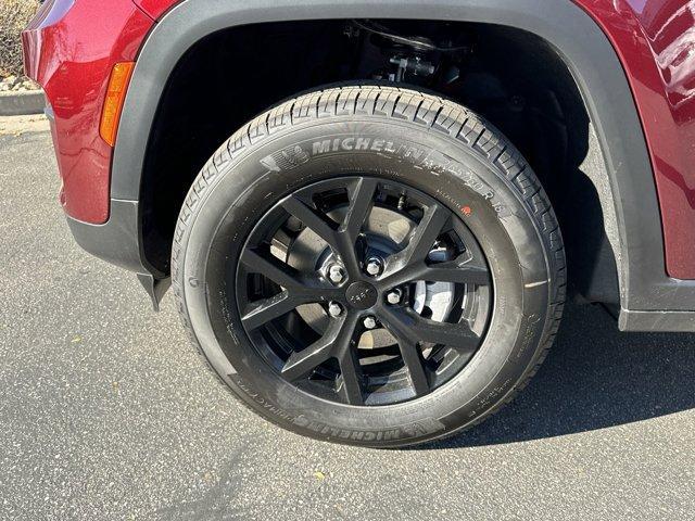 new 2025 Jeep Grand Cherokee car, priced at $46,025