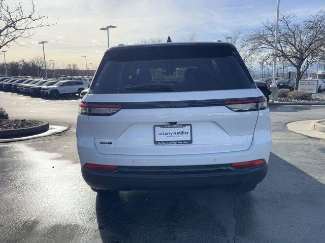 new 2025 Jeep Grand Cherokee car, priced at $43,578