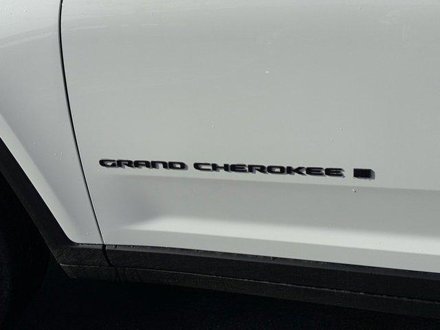 new 2025 Jeep Grand Cherokee car, priced at $43,578