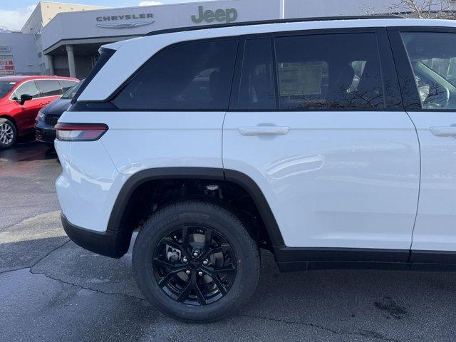 new 2025 Jeep Grand Cherokee car, priced at $43,578