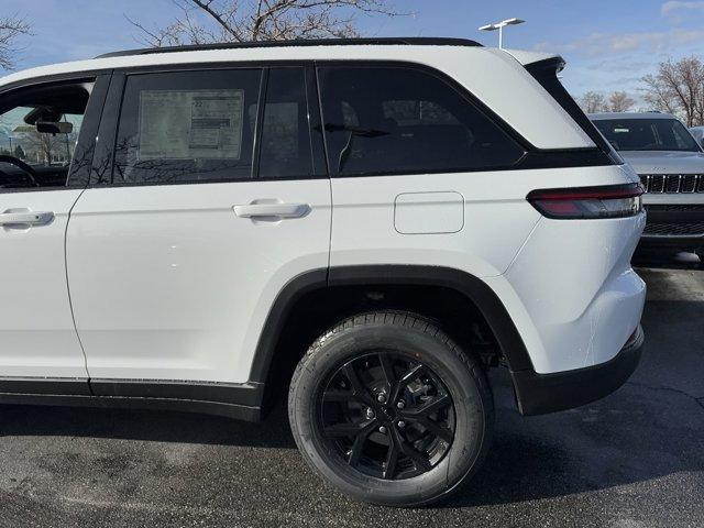 new 2025 Jeep Grand Cherokee car, priced at $43,578