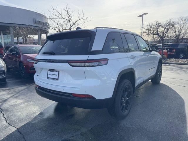 new 2025 Jeep Grand Cherokee car, priced at $43,578