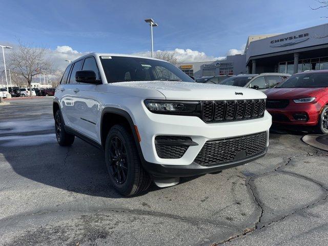 new 2025 Jeep Grand Cherokee car, priced at $43,578