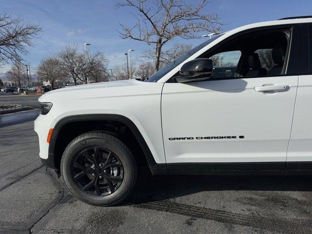 new 2025 Jeep Grand Cherokee car, priced at $43,578