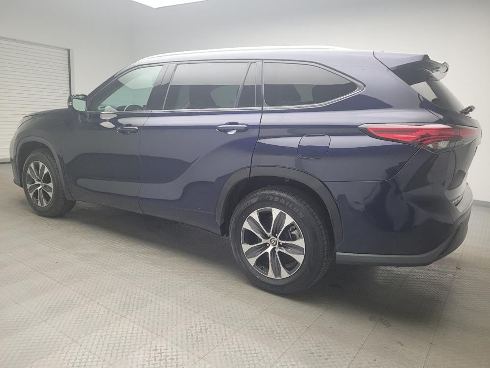 used 2022 Toyota Highlander car, priced at $31,595