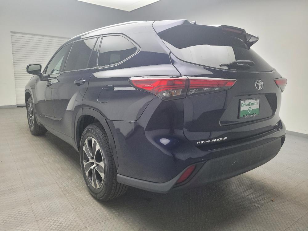 used 2022 Toyota Highlander car, priced at $31,595