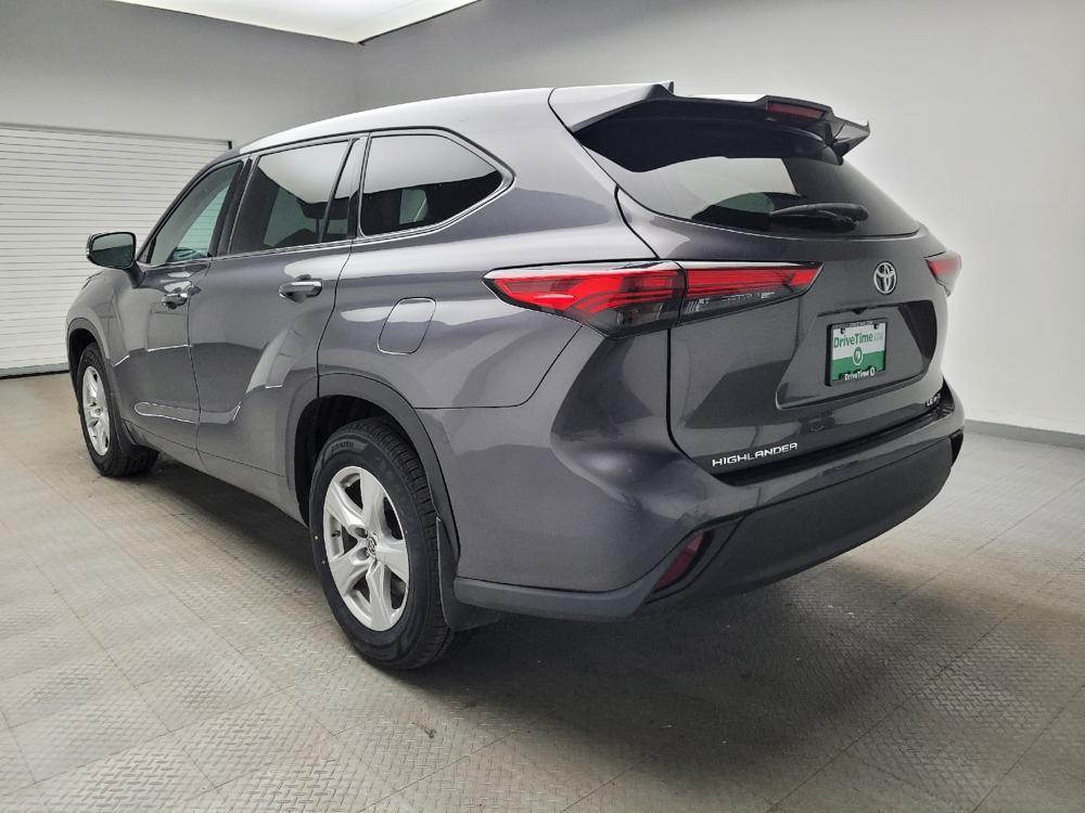 used 2021 Toyota Highlander car, priced at $27,395