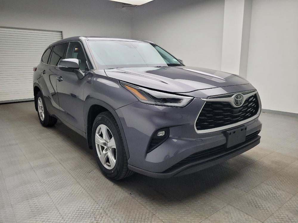 used 2021 Toyota Highlander car, priced at $27,395