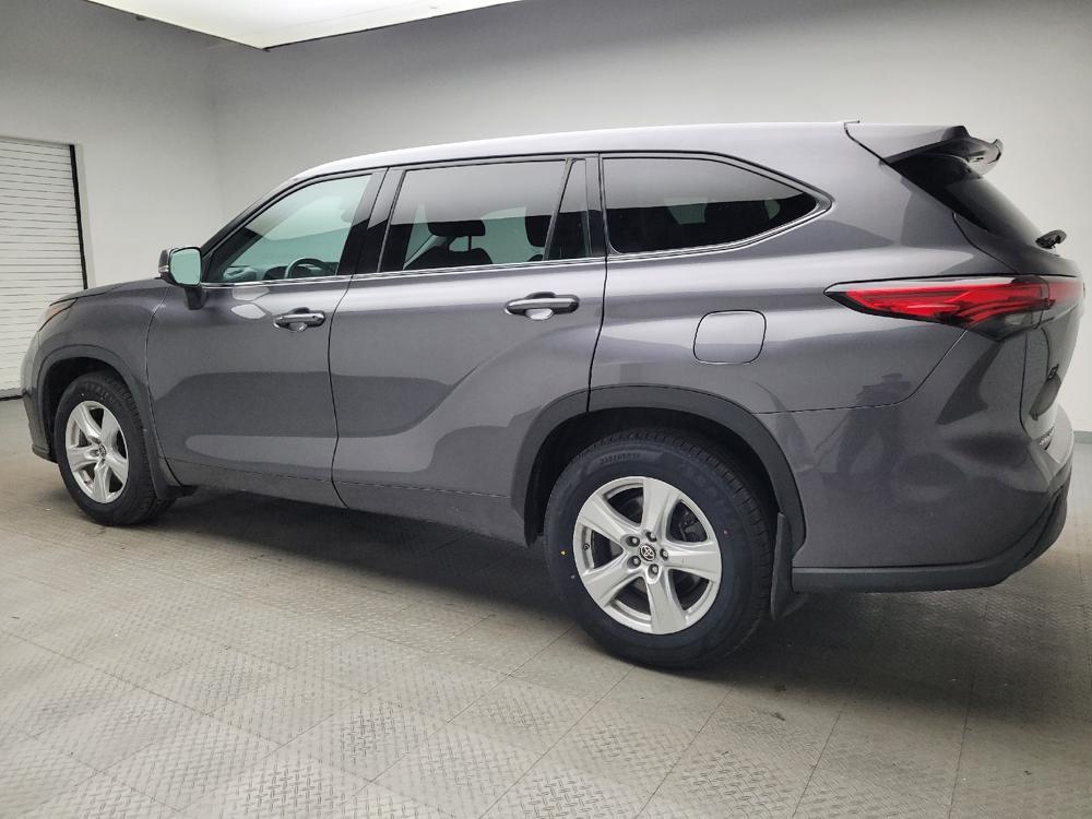 used 2021 Toyota Highlander car, priced at $27,395