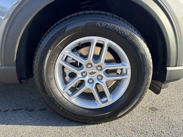 new 2025 Ford Explorer car