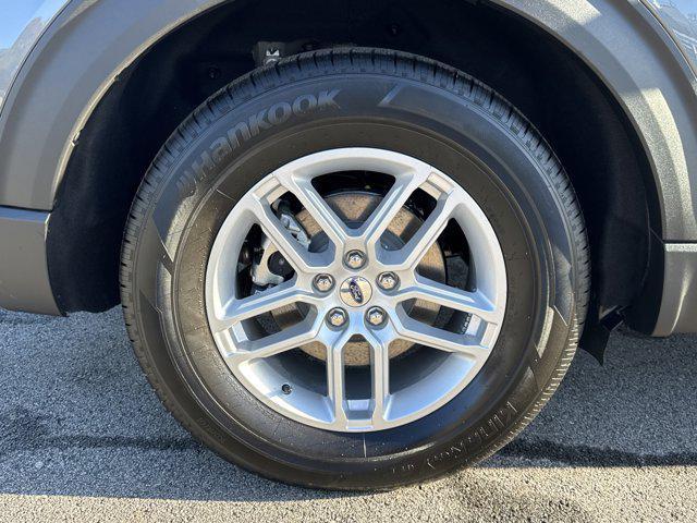 new 2025 Ford Explorer car