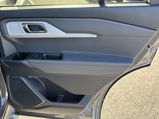 new 2025 Ford Explorer car