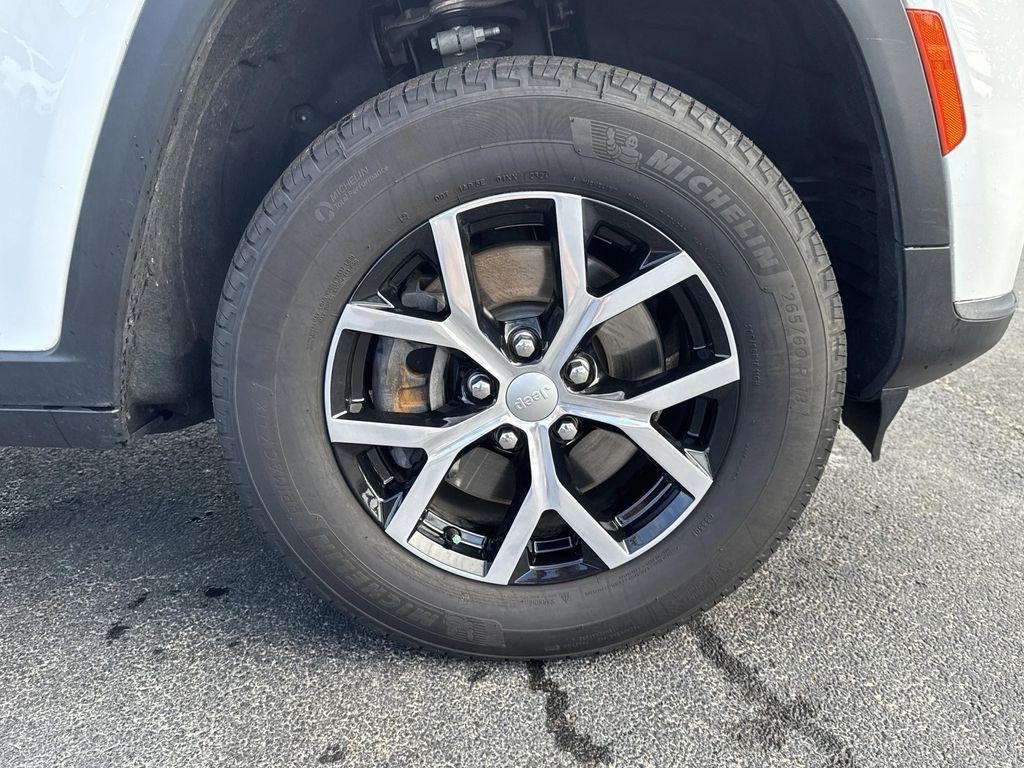 used 2024 Jeep Grand Cherokee L car, priced at $29,903