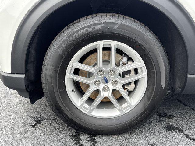 new 2025 Ford Explorer car, priced at $40,860