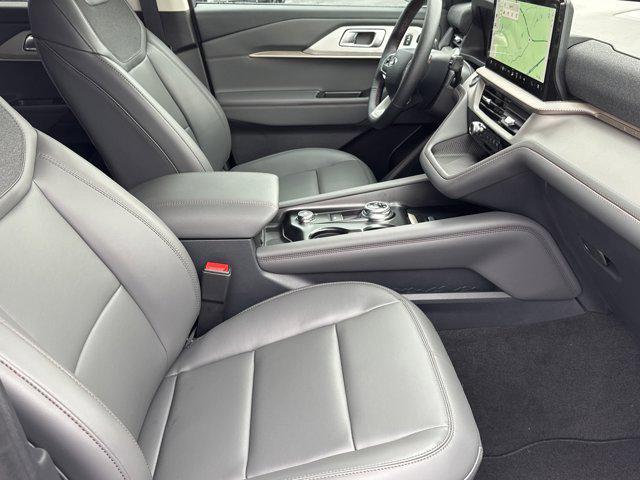 new 2025 Ford Explorer car, priced at $40,860