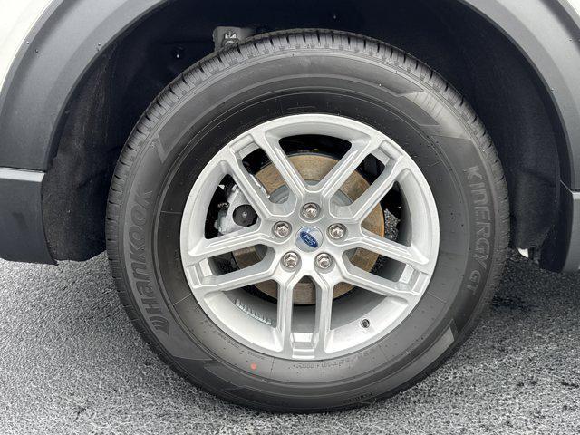 new 2025 Ford Explorer car, priced at $40,860