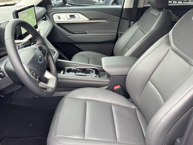 new 2025 Ford Explorer car, priced at $40,860