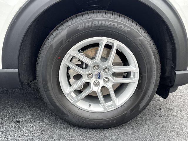 new 2025 Ford Explorer car, priced at $40,860