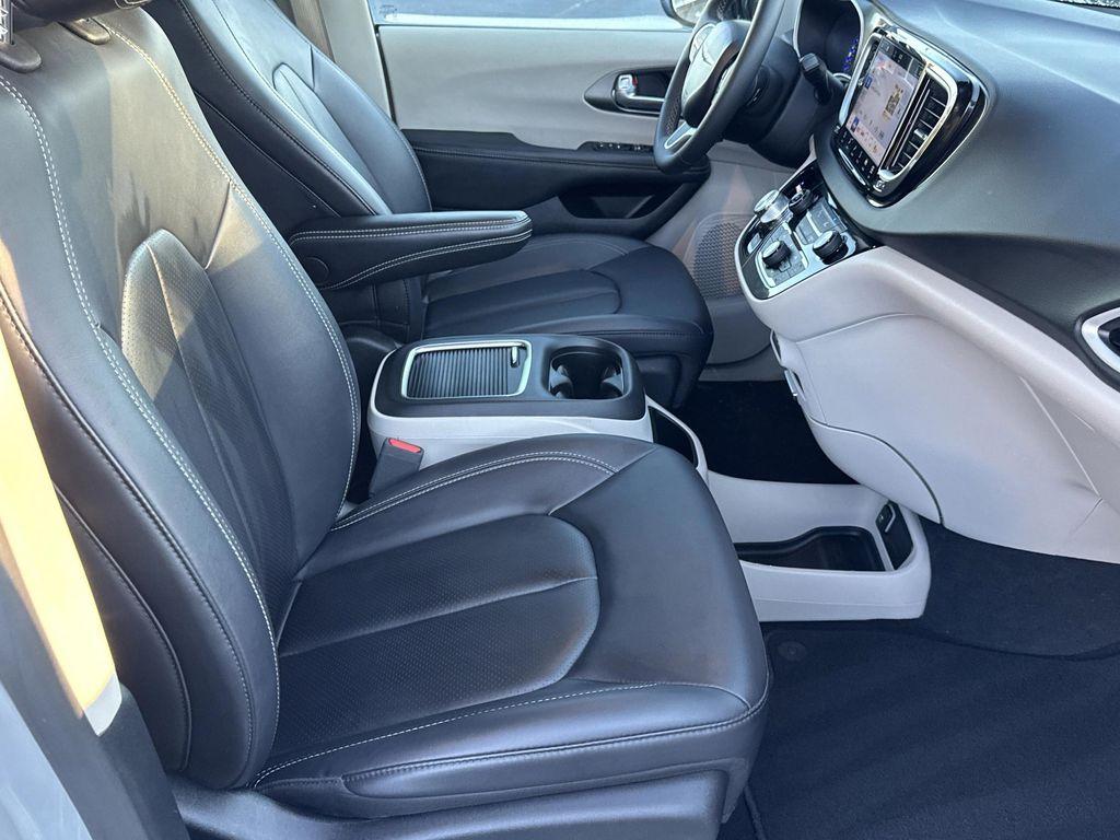 used 2024 Chrysler Pacifica car, priced at $26,932