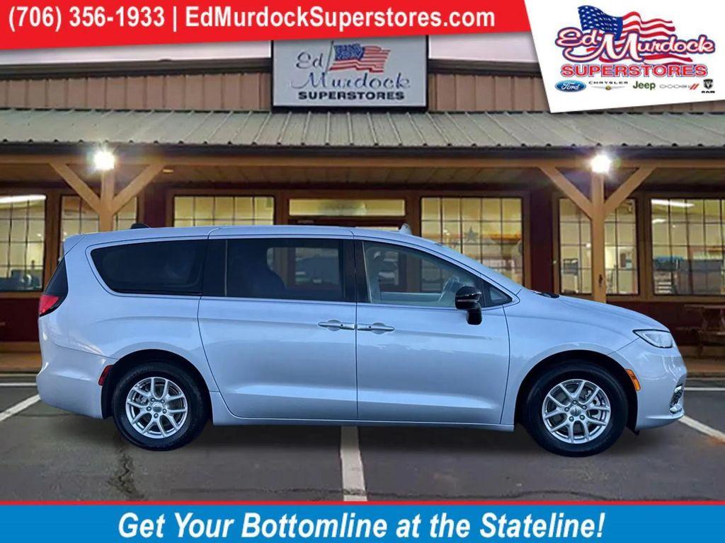 used 2024 Chrysler Pacifica car, priced at $26,932