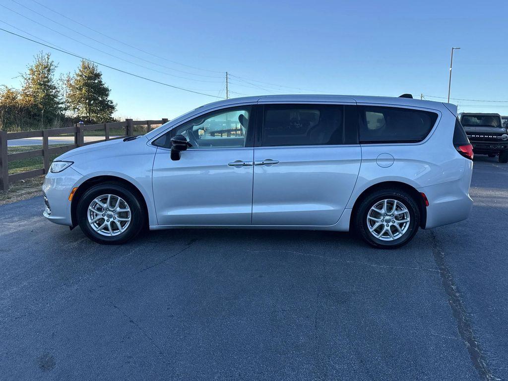 used 2024 Chrysler Pacifica car, priced at $26,932