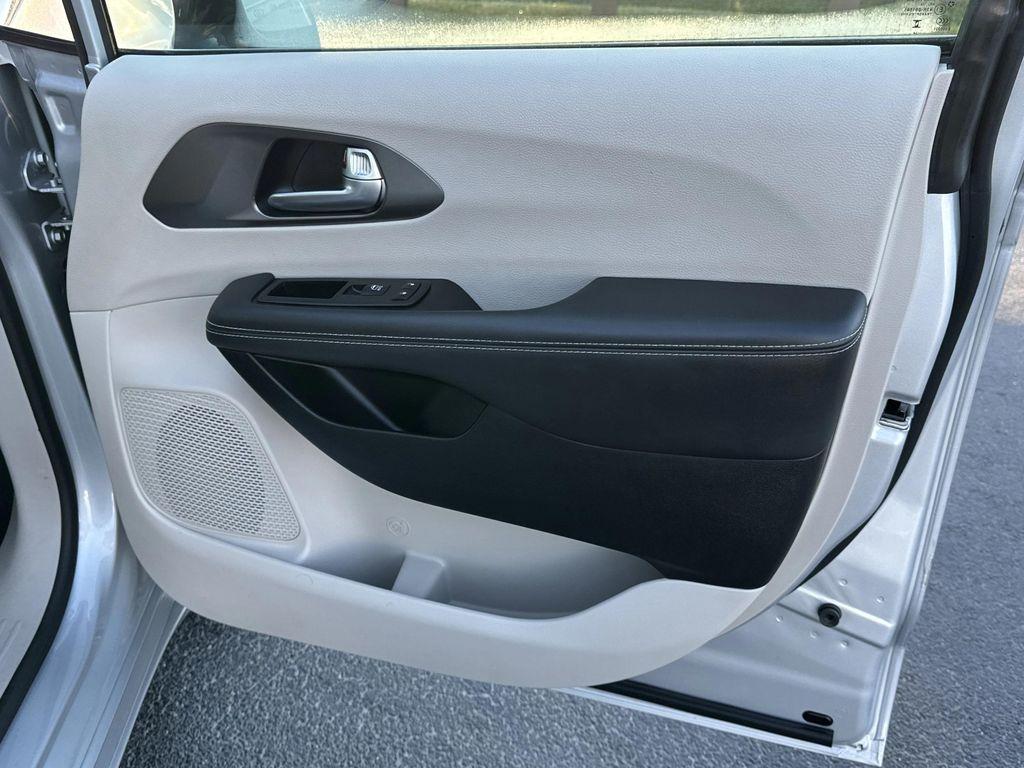 used 2024 Chrysler Pacifica car, priced at $26,932