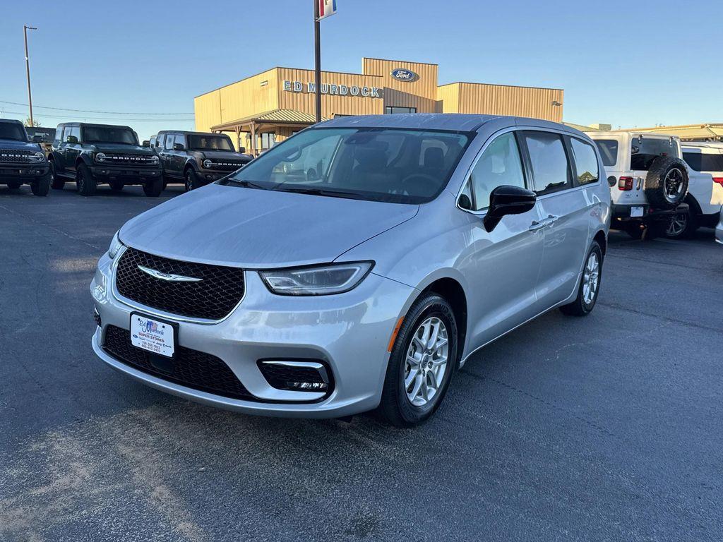 used 2024 Chrysler Pacifica car, priced at $26,932