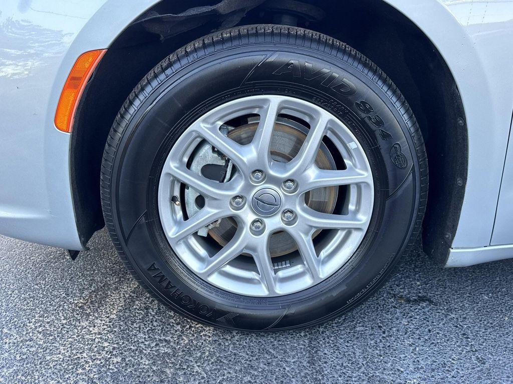 used 2024 Chrysler Pacifica car, priced at $26,932