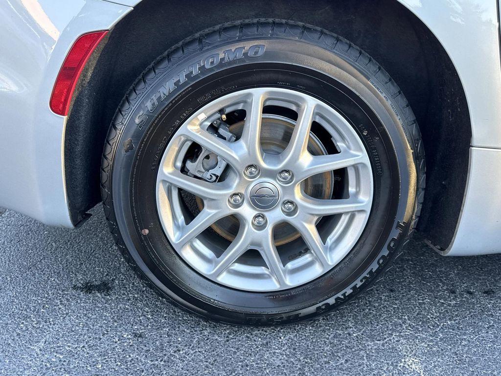 used 2024 Chrysler Pacifica car, priced at $26,932