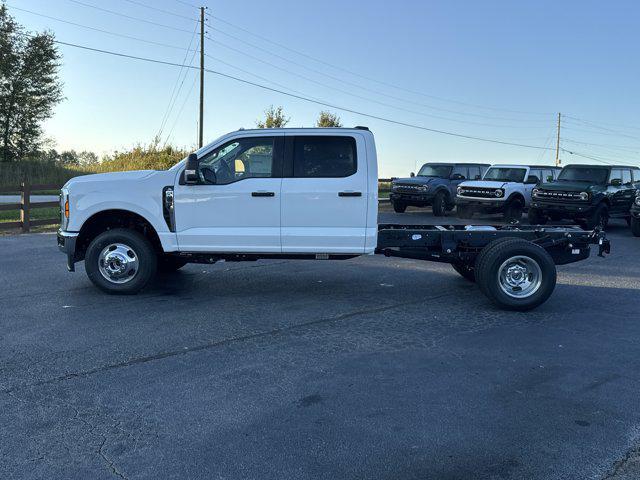 new 2025 Ford F-350 car, priced at $59,949