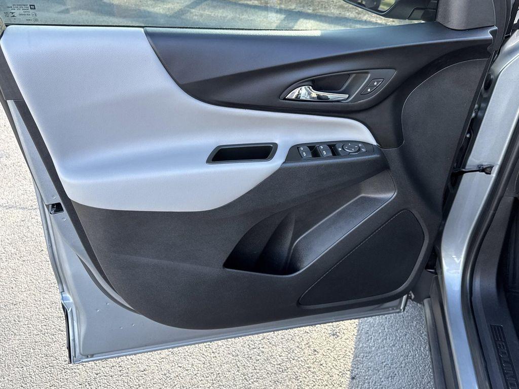 used 2023 Chevrolet Equinox car, priced at $19,644