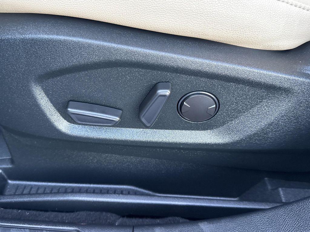 used 2022 Ford Edge car, priced at $27,060