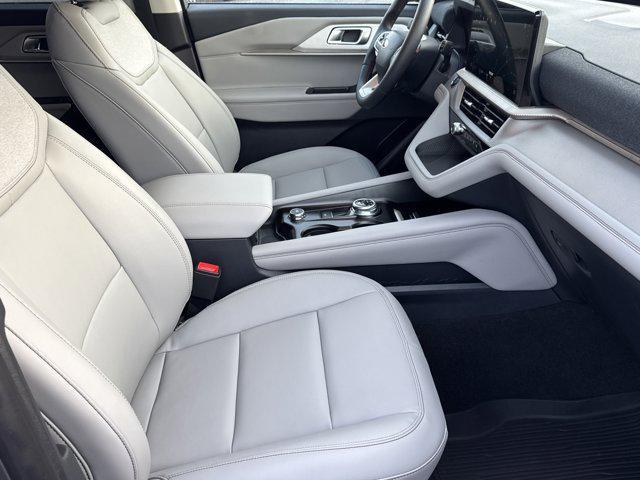 new 2025 Ford Explorer car, priced at $40,223