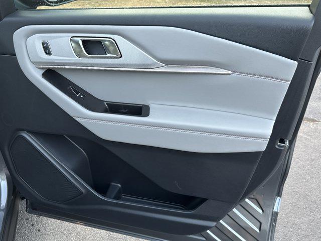 new 2025 Ford Explorer car, priced at $40,223