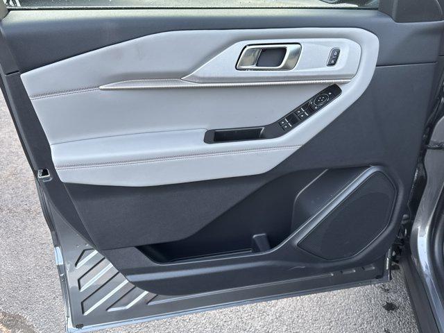 new 2025 Ford Explorer car, priced at $40,223